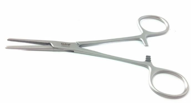 Pinça hemostática