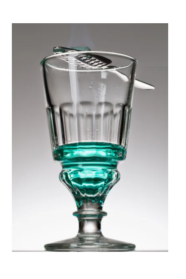 Absinto 89,90% - 900ml - Absenthe + Brinde por R$139,00
